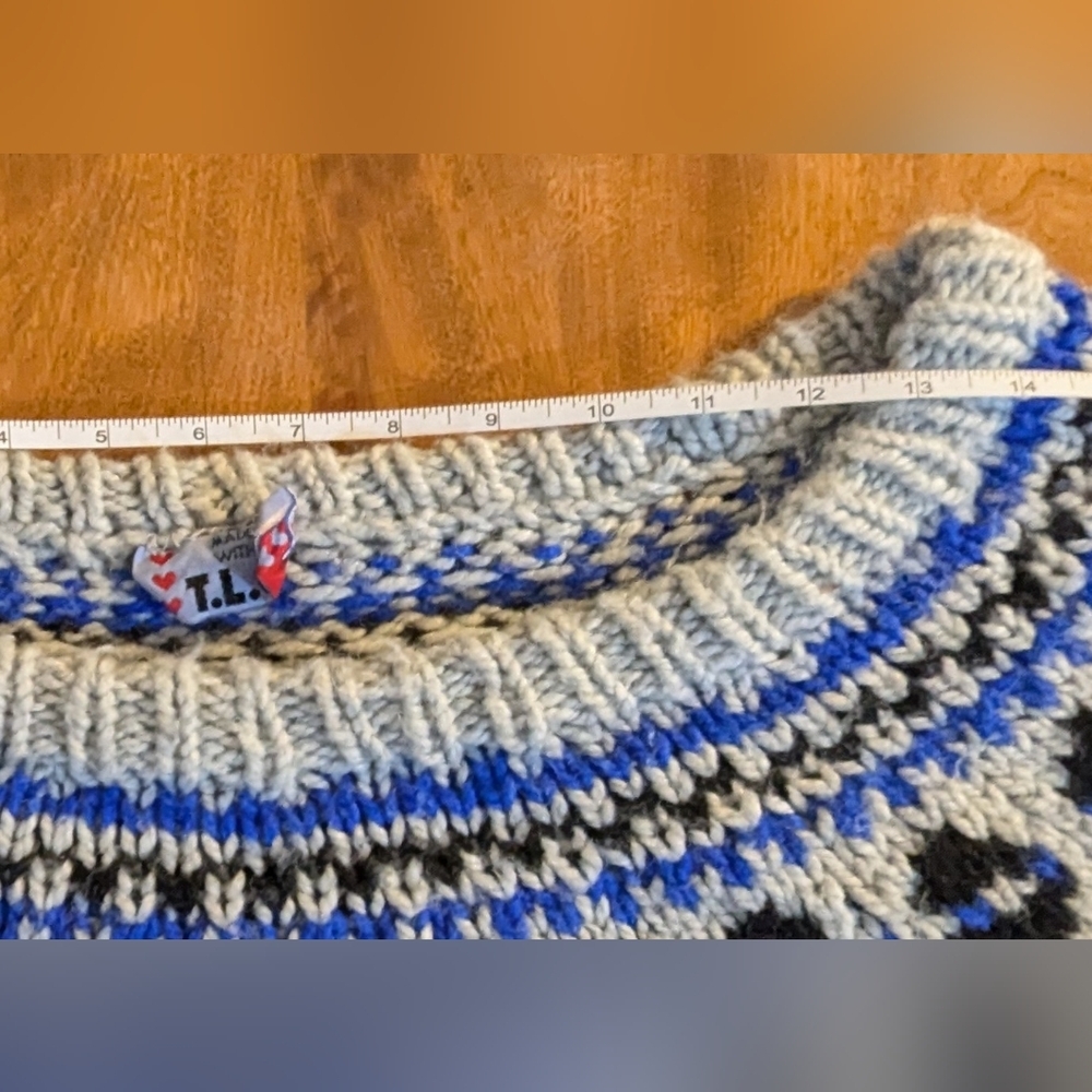 Handmade Nordic Crewneck Sweater - Light Gray with Blue & Black Pattern - Picture 4 of 11